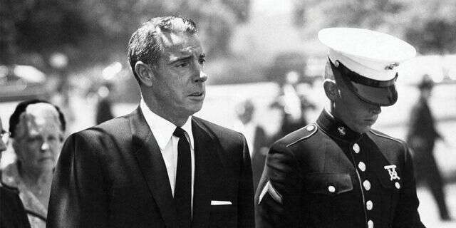 玛丽莲梦露好莱坞与游客拍照,玛丽莲梦露最后一次拍摄