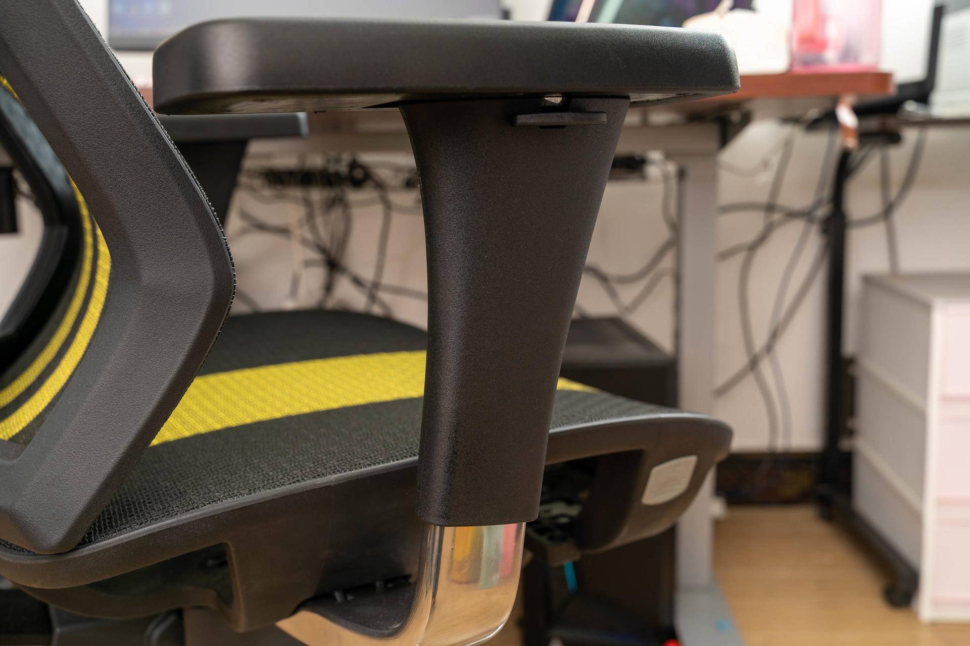 电脑椅选布的还是皮的,电脑椅选电竞椅还是人工椅