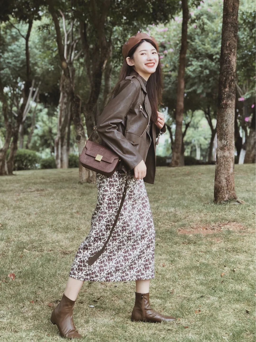 矮个子必备鞋最新款马丁靴,今年最火的中筒靴粗腿圆头马丁靴