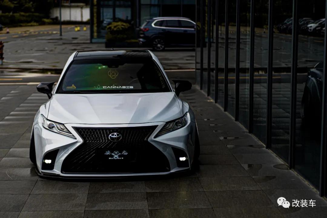 凯美瑞高达涂装,高达改色车膜凯美瑞