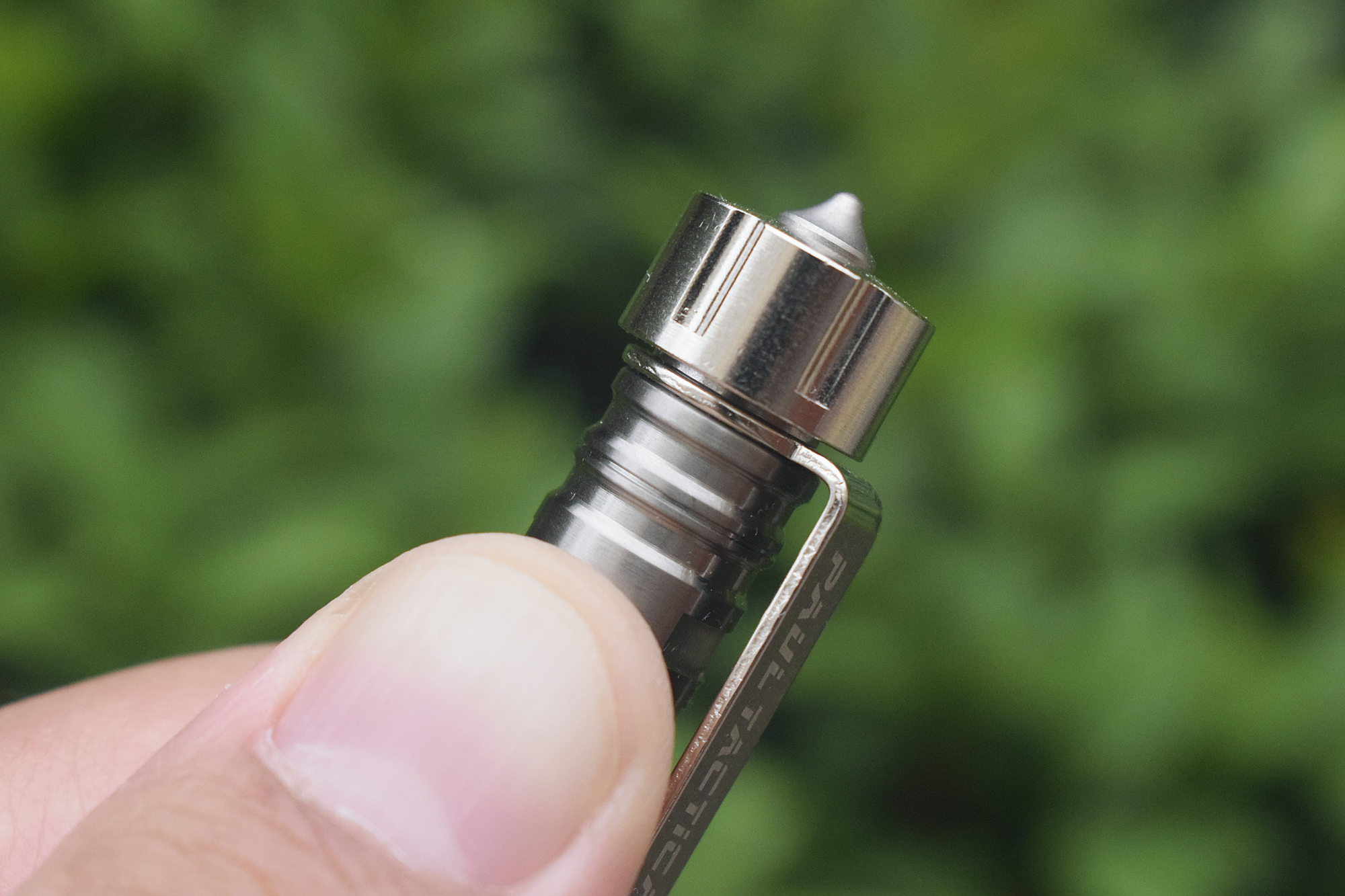 弘安保罗战术笔破窗效果,尊奢体验