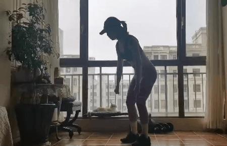 在家运动锻炼身体增强免疫力,疫情居家锻炼小动作