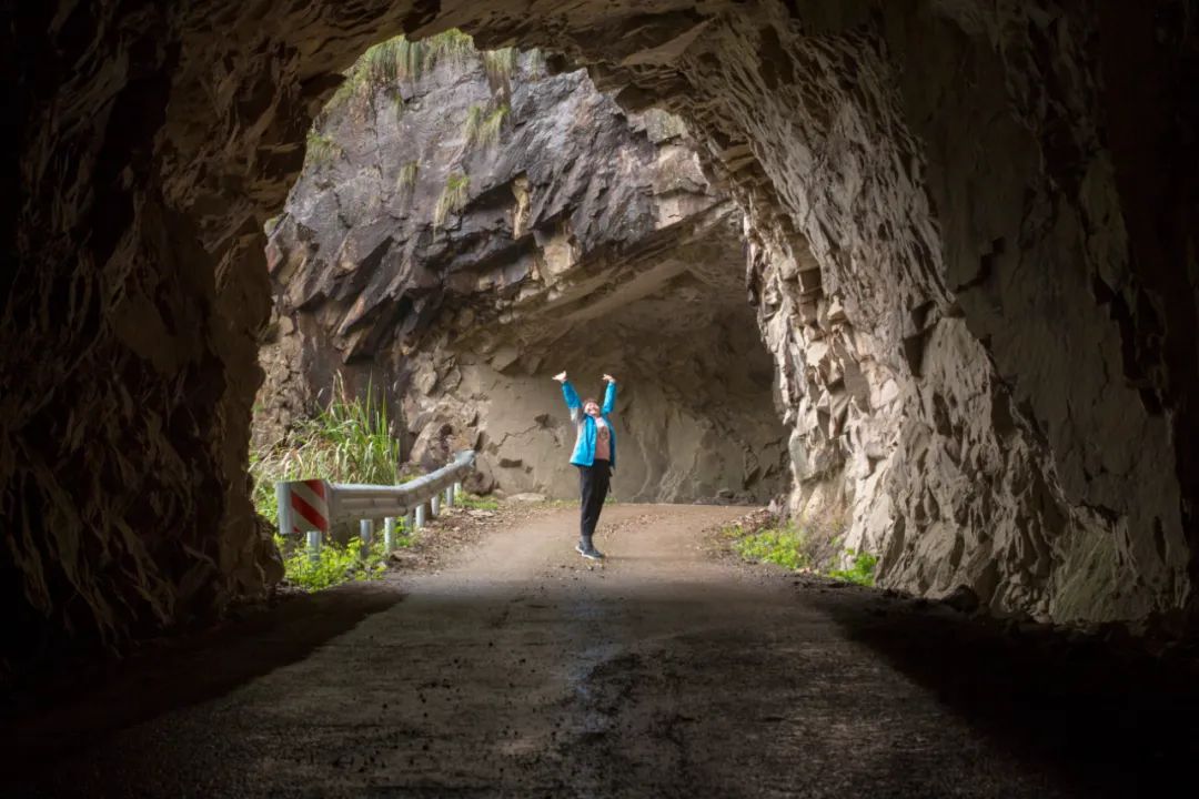 探访悬崖峭壁,大峡谷绝壁长廊