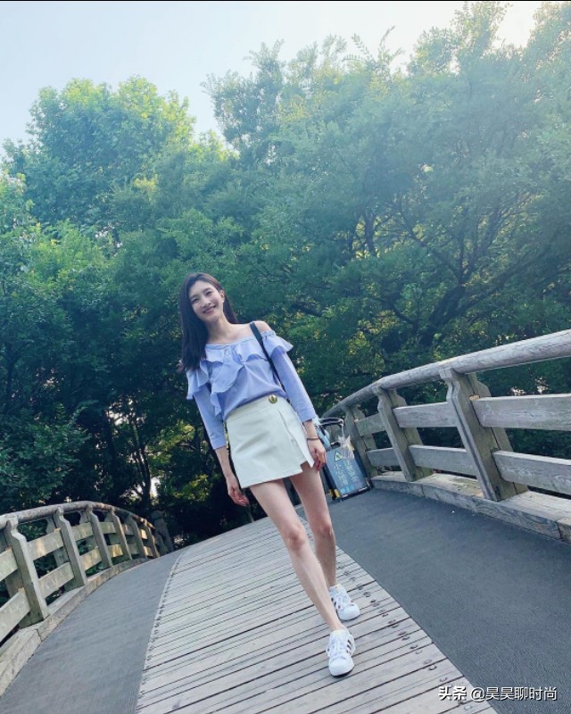 江疏影穿搭同款裙子 (江疏影吊带裙穿搭)