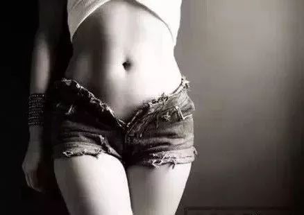 瑜伽练习中，如何正确的“收腹”，启动核心？