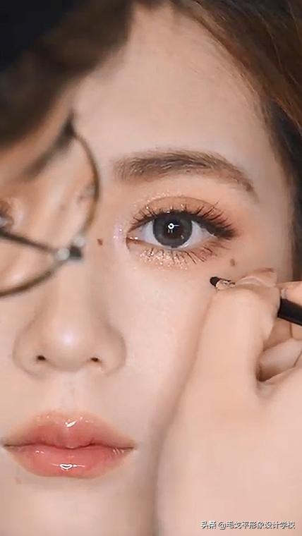 美人痣点痣祛斑,女明星怎么点痣