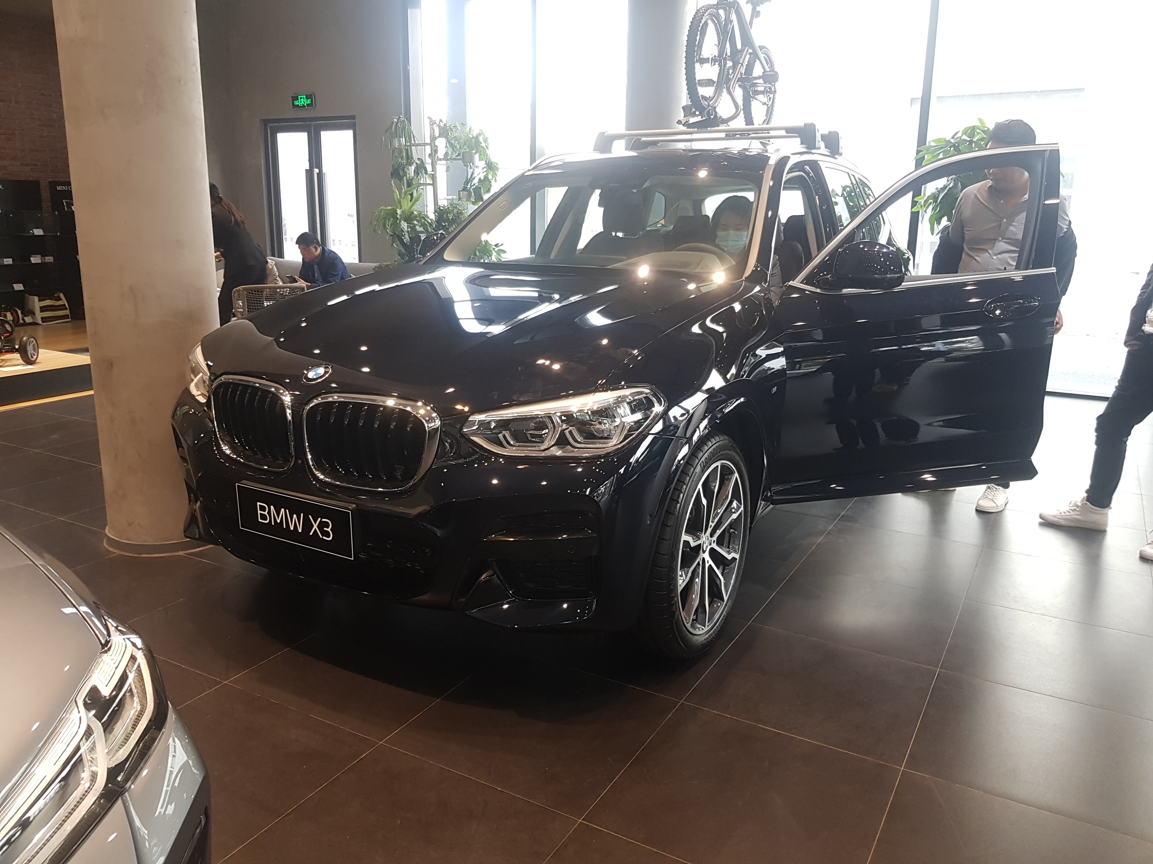 宝马x3黑色试驾视频,宝马x3新款黑色最低配