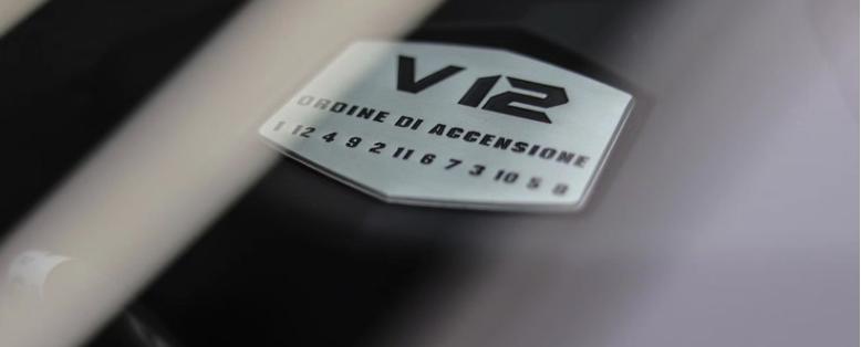 *博兰**基尼LP740-4跑车，车友：这款红色太抢眼了