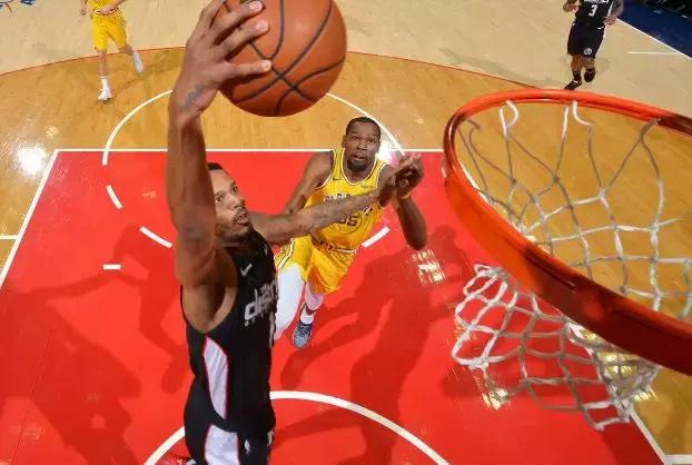 考神打杜兰特完整视频,考神给库里汤普森杜兰特传球