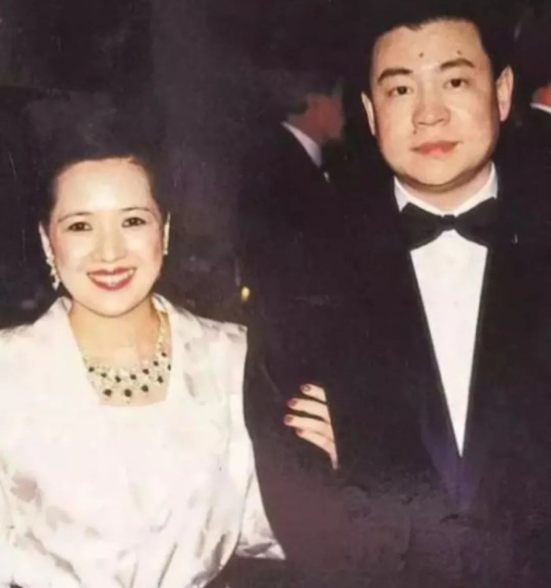 刘銮雄历任女友照片,刘銮雄历届女友顺序