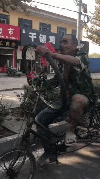 开心一刻gif下雨天,搞笑gif笑到肚子疼意外瞬间特辑