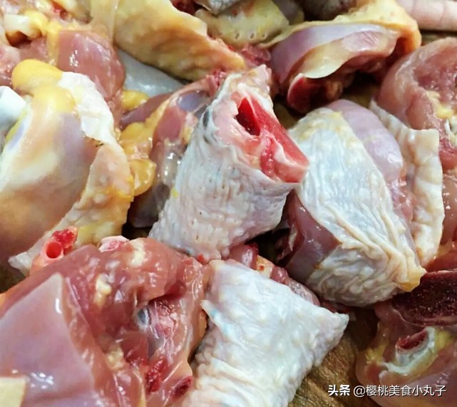 炖鸡时牢记三个调料不要放,炖鸡汤牢记4放5不放