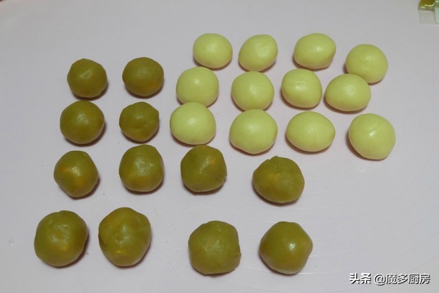 月饼家常做法不用转化糖浆,月饼好看又好吃做法