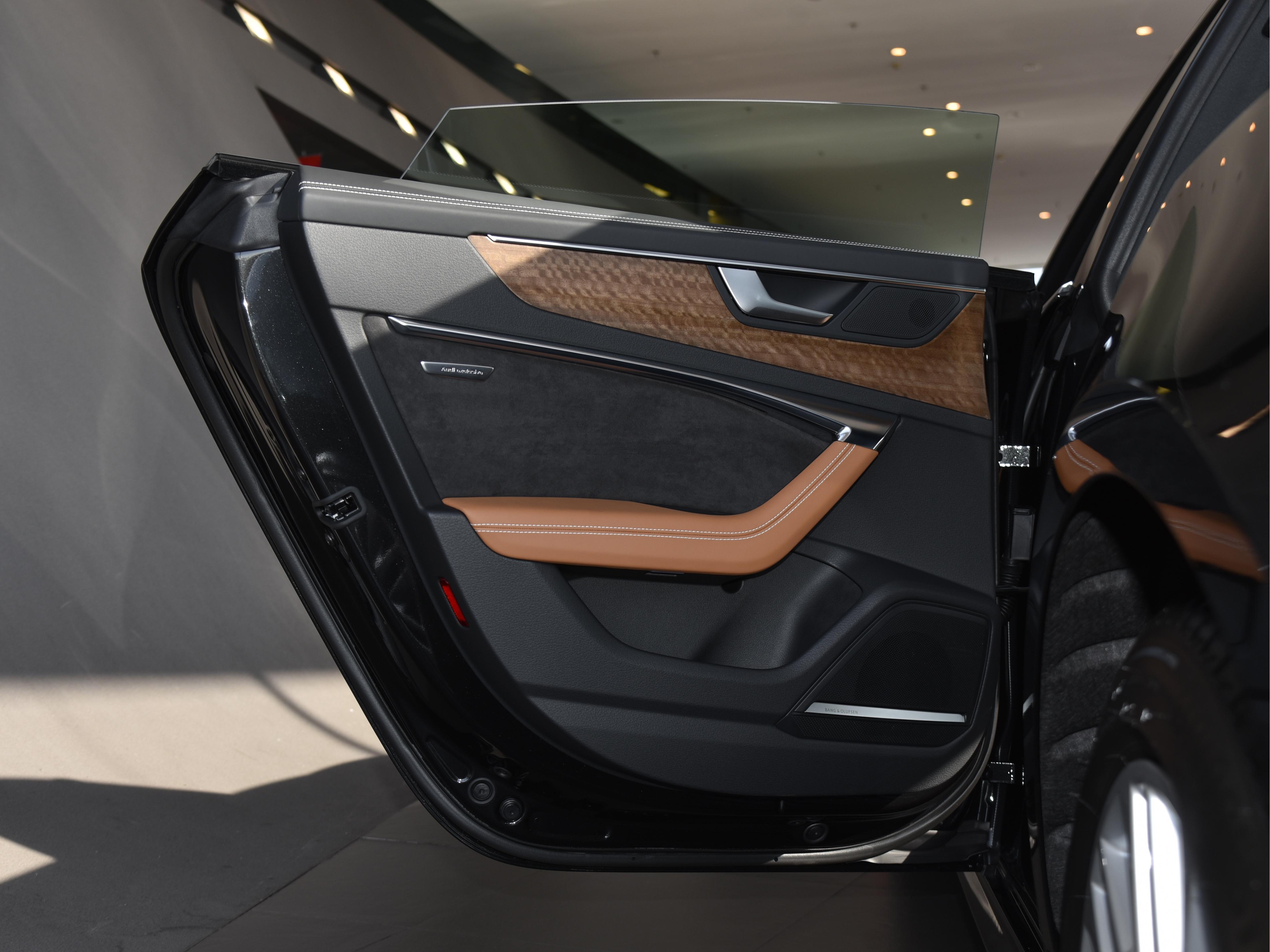 前后五连杆悬架的车有什么优势,全新奥迪a755tfsi