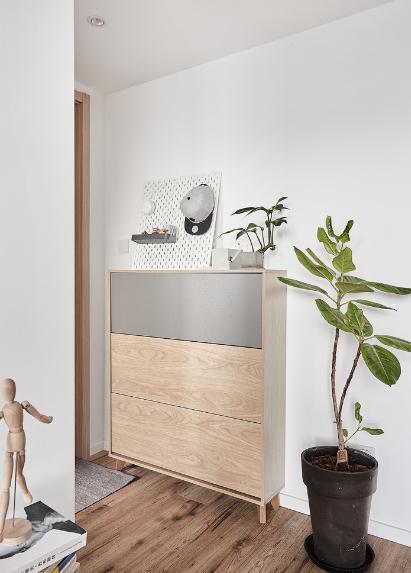 卫生间正对厕所门应该怎么设计,卫生间正对大门挂什么门帘图案好