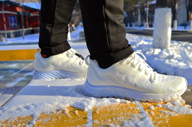 咕咚10k跑鞋和多威跑鞋哪个好,咕咚跑鞋10k和21k有什么区别