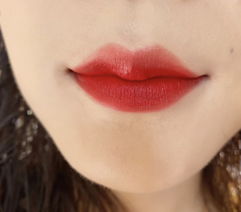 又显白又不掉色的口红,又素颜又提气色的口红