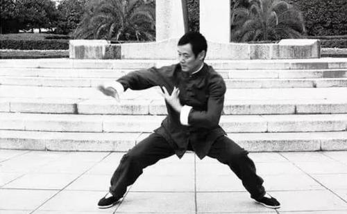 练拳只练一招,练拳不练功到老一场空