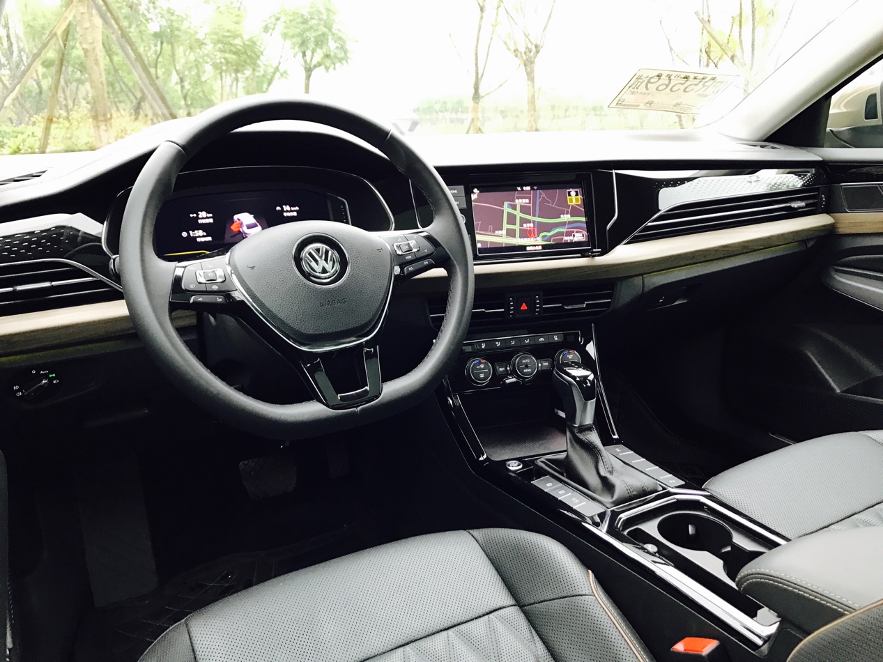 大众帕萨特380豪华版驾驶体验,大众帕萨特380豪华版驾驶感受