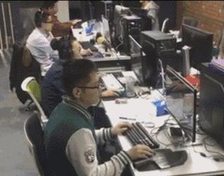 打印机维修说墨盒未安装好,怎么消除打印机缺墨指示灯