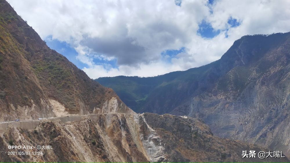 比亚迪唐穿越丙察察,4+2出行方式