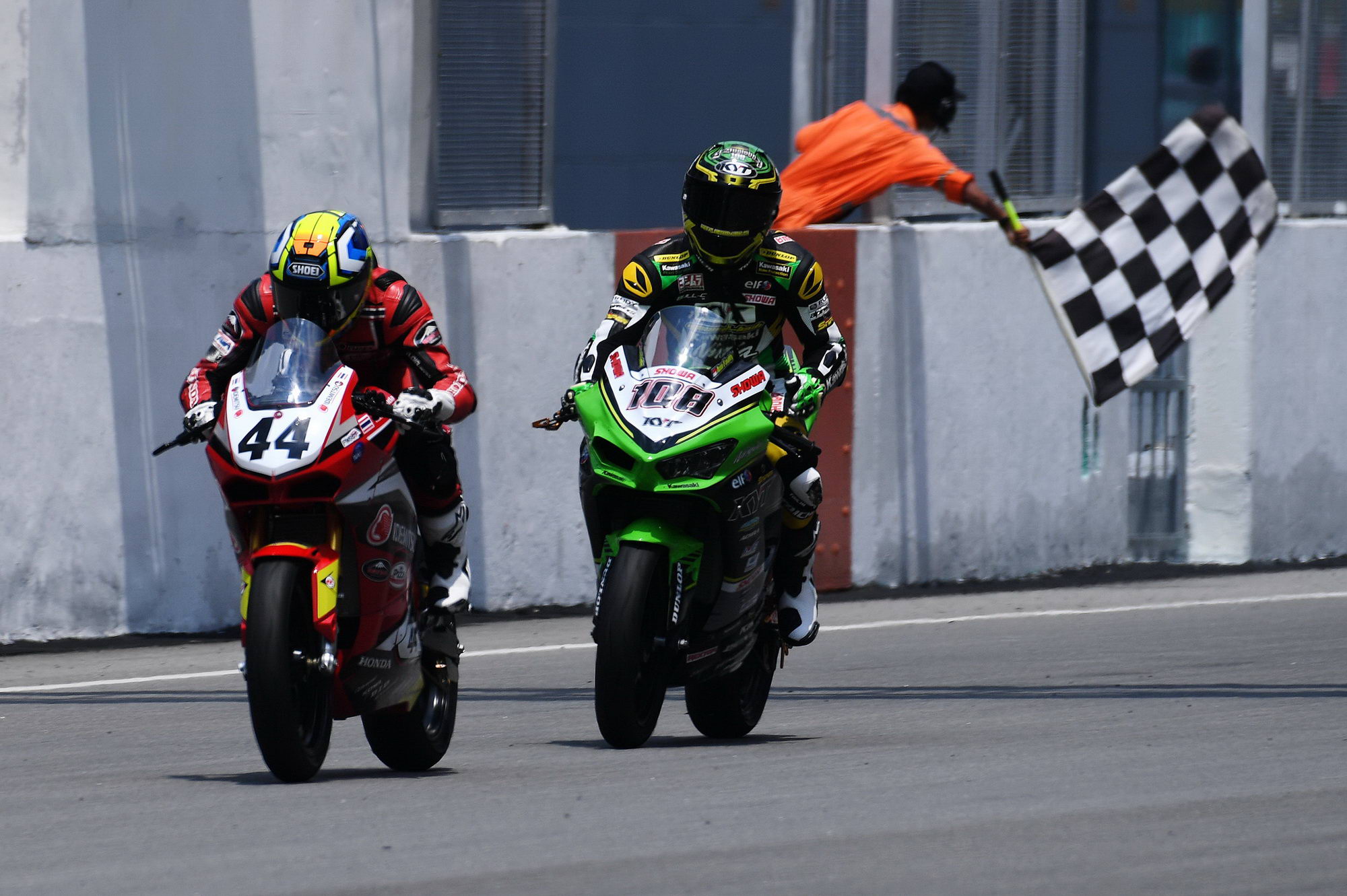 honda新一代cbr1000rr赛车亮相,本田cbr250rr中国上市