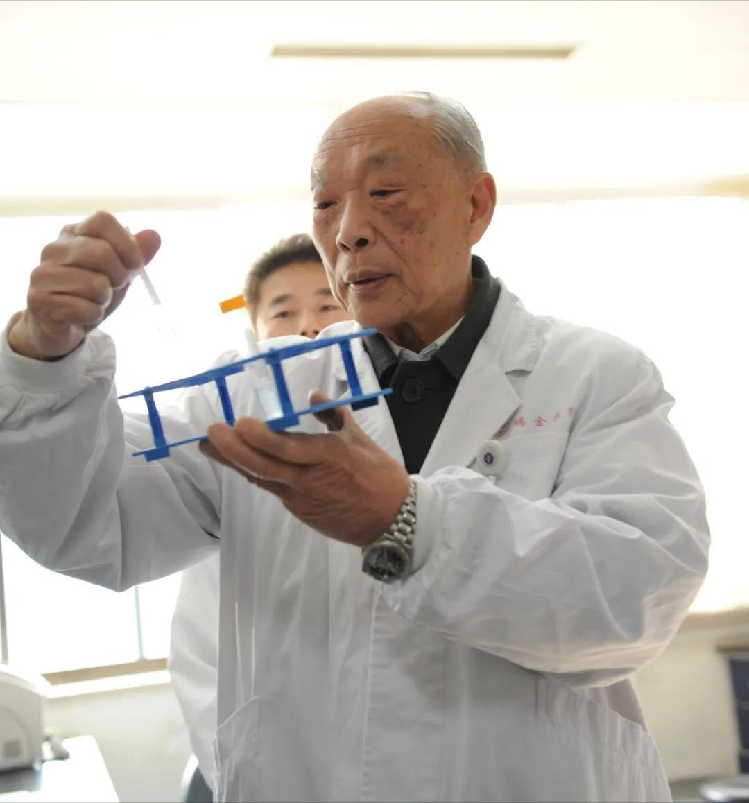 王振义院士真的能治疗白血病吗,院士王振义治白血病的配方