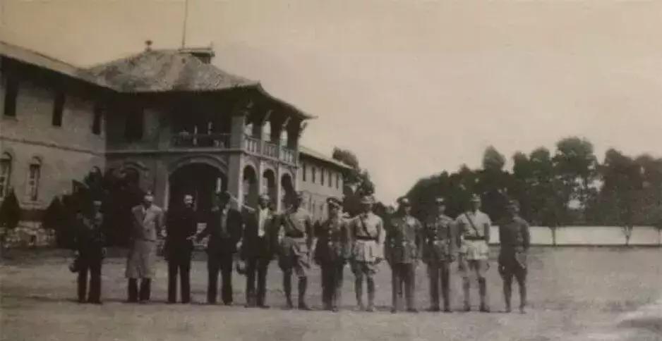 中国最短命总理，只干了不到10天，培养出*德朱**蔡锷