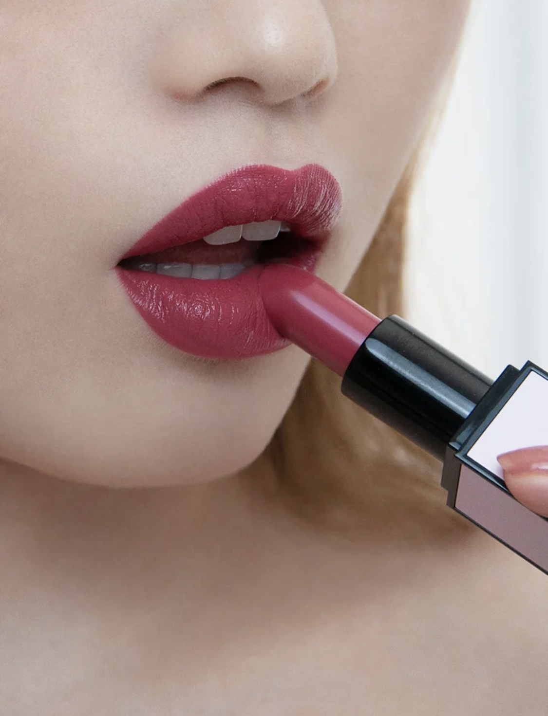 女人应该拥有的六支口红色号,什么色号口红显气质