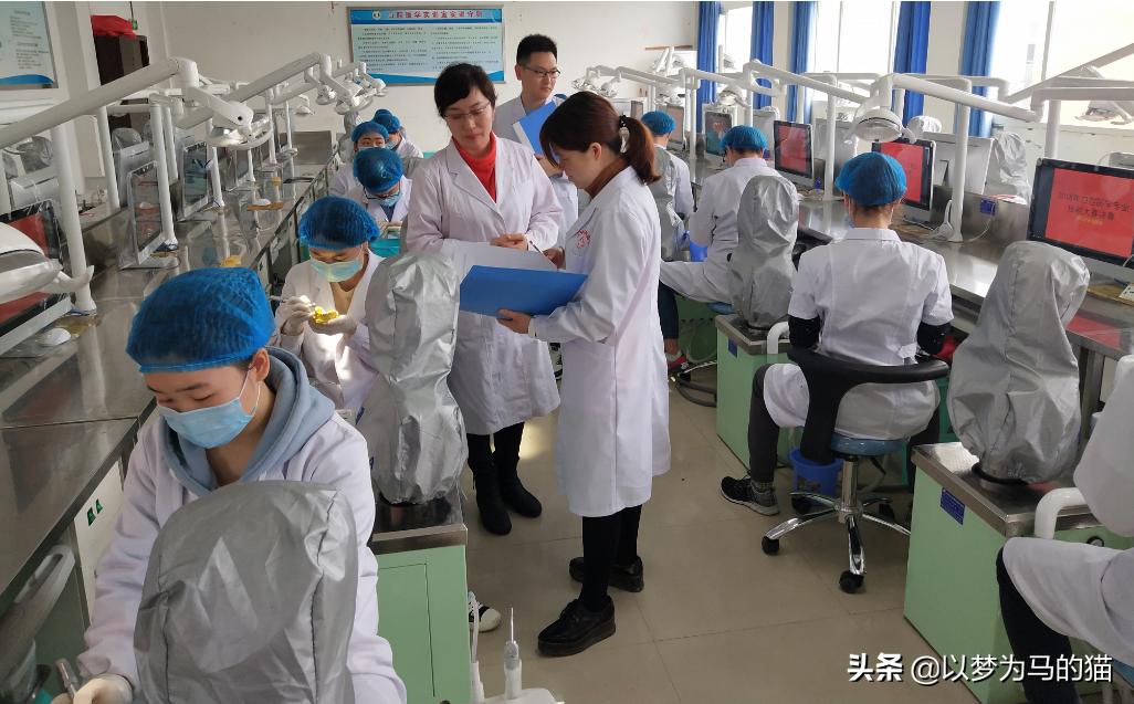 女生学这8个专业也能有“高收入”,且工作稳定,不担心会失业