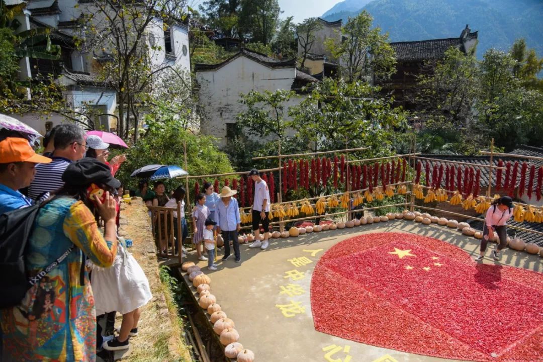 中国最美秋色篁岭晒秋,篁岭体验闻名遐迩的晒秋