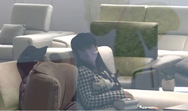 郭富城带方媛逛家具店,郭富城陪方媛逛街很是甜蜜