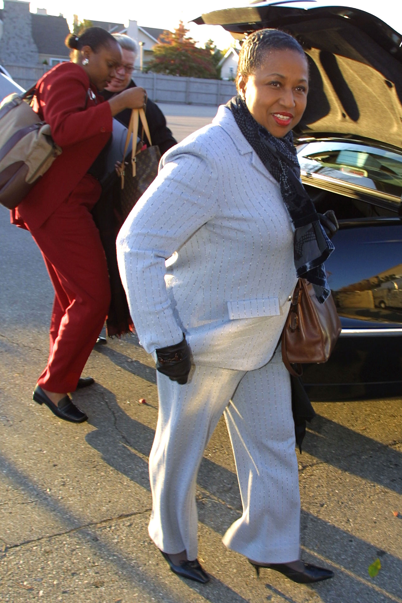 潮流服装让你的衣柜更有品位 (这款服装让你的衣柜更有格调)