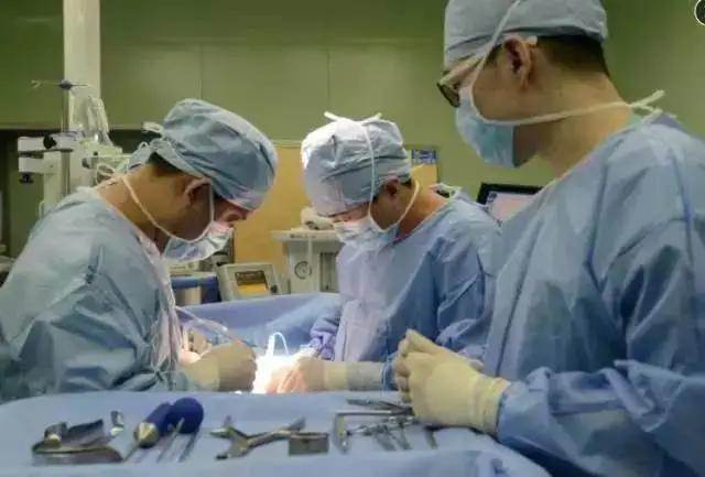 这是爱情吗完整版视频,高中的恋爱才是最纯粹的