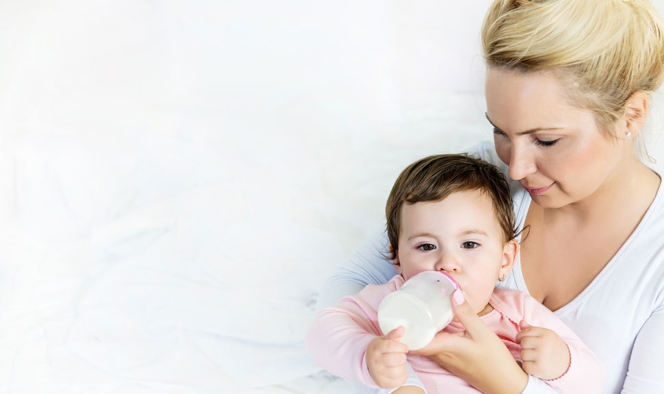 新手妈妈怎么知道奶够不够宝宝吃,新手妈妈怎么判断吃饱