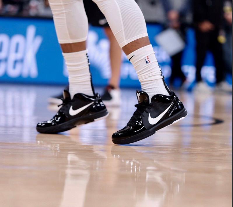 乔丹复出回归芝加哥主场,95年乔丹宣布回归视频