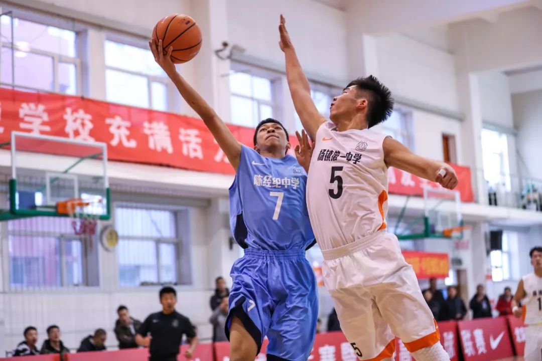 十六强激烈幸存不易新八强更强明日开战丨2018-19耐克高中联赛