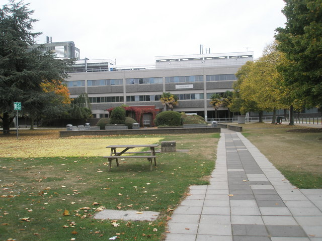 甯冮瞾鍐呭皵澶у,鑻卞浗甯冮瞾鍐呭皵澶у