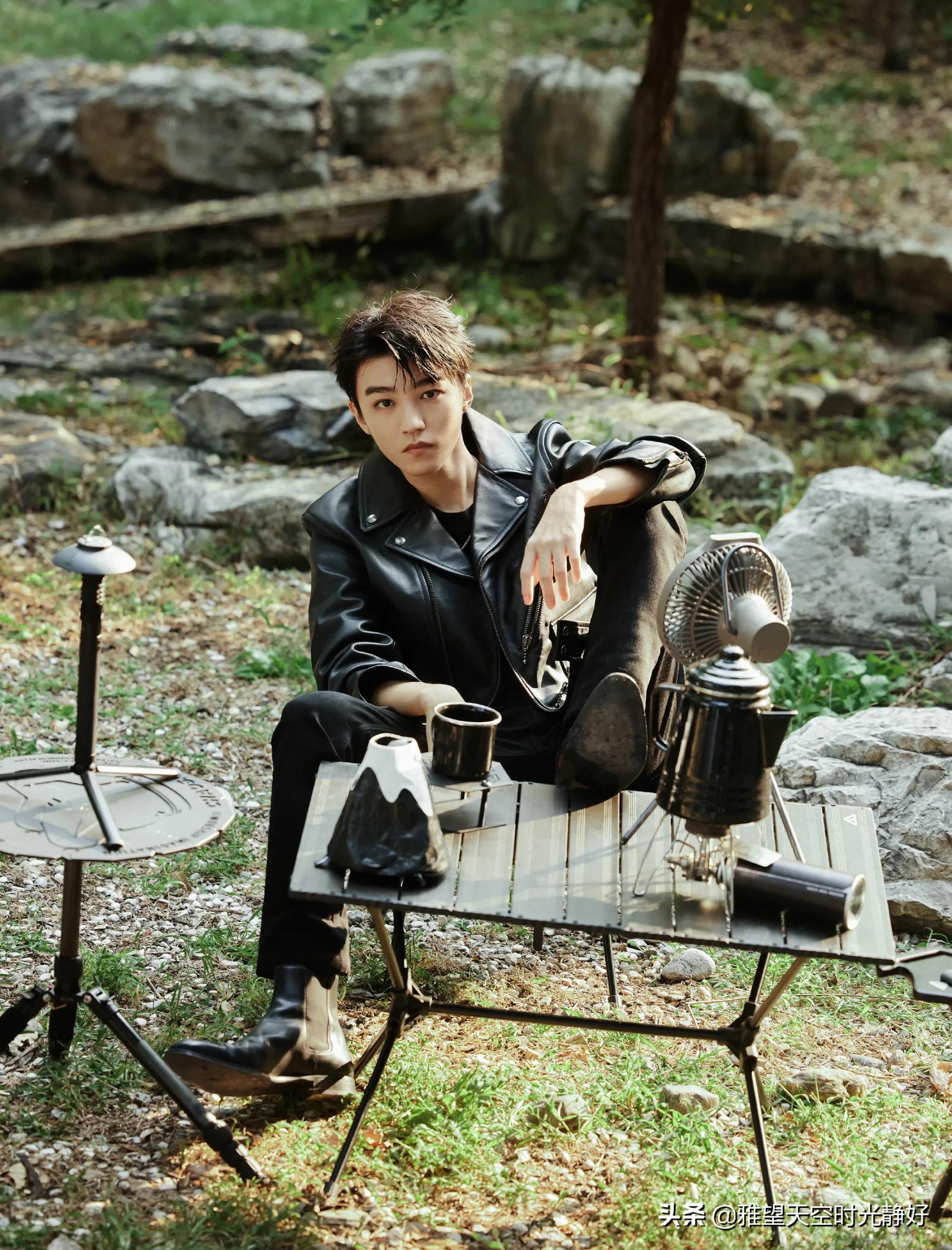 男明星西装穿搭夏季帅气,男士明星皮衣西服外套搭配