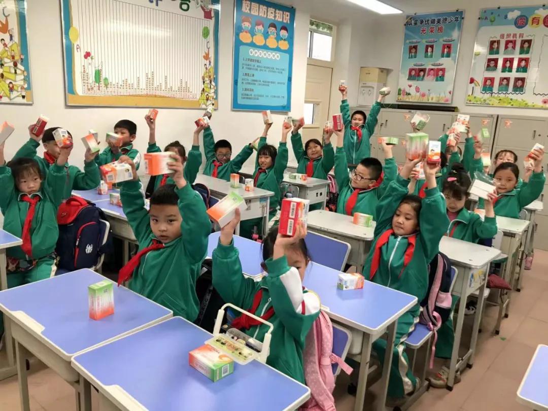 我为群众办实事捐资助学暖民心,我为群众办实事爱心助学暖童心