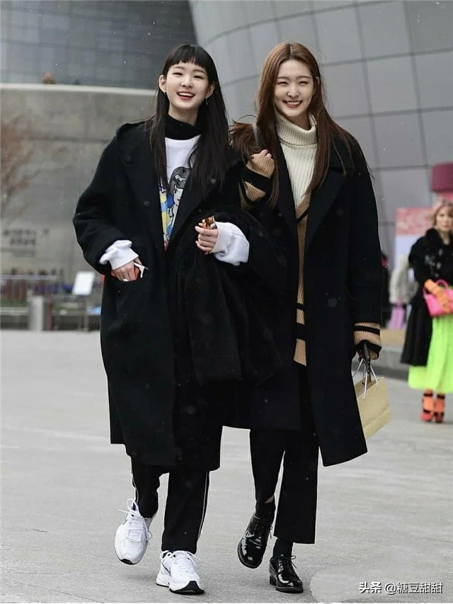 韩国女生冬天穿那么少不冷吗,韩国穿搭不露腿冬季