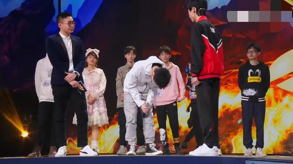 ag流苏比赛流泪,ag梦泪挥旗