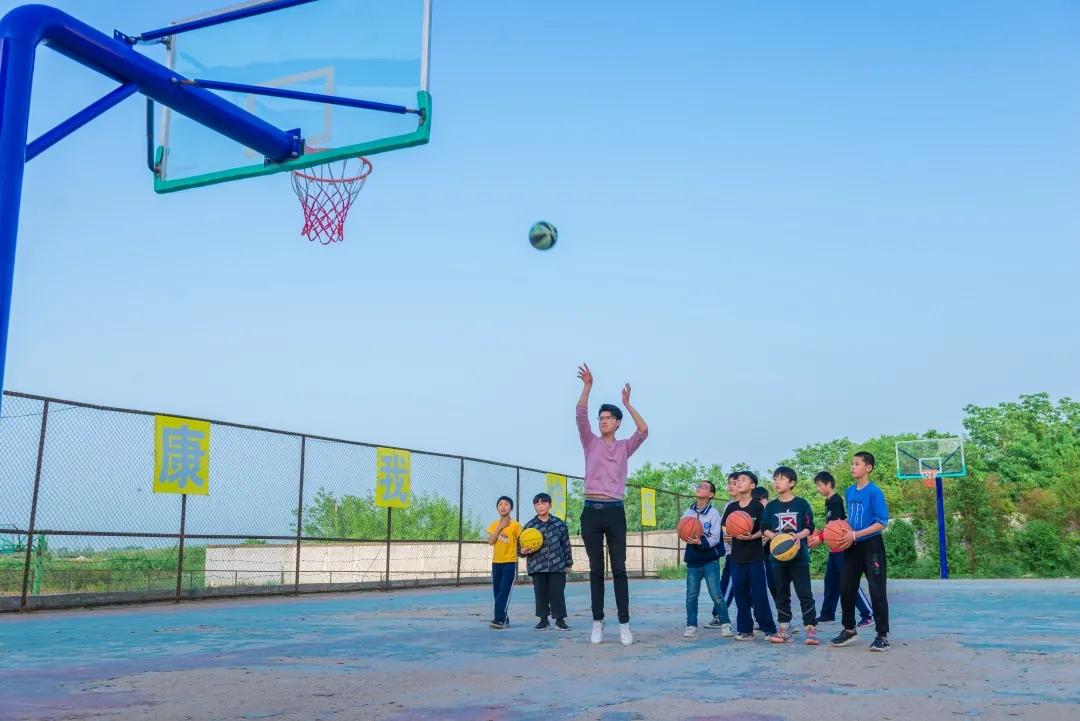 足球、跆拳道、葫芦丝、舞蹈唐河育才实验学校兴趣班趣味无极限