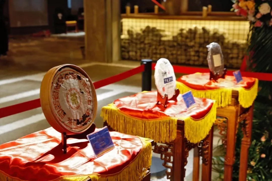 勐海乔木七子饼茶,远年七子饼茶介绍