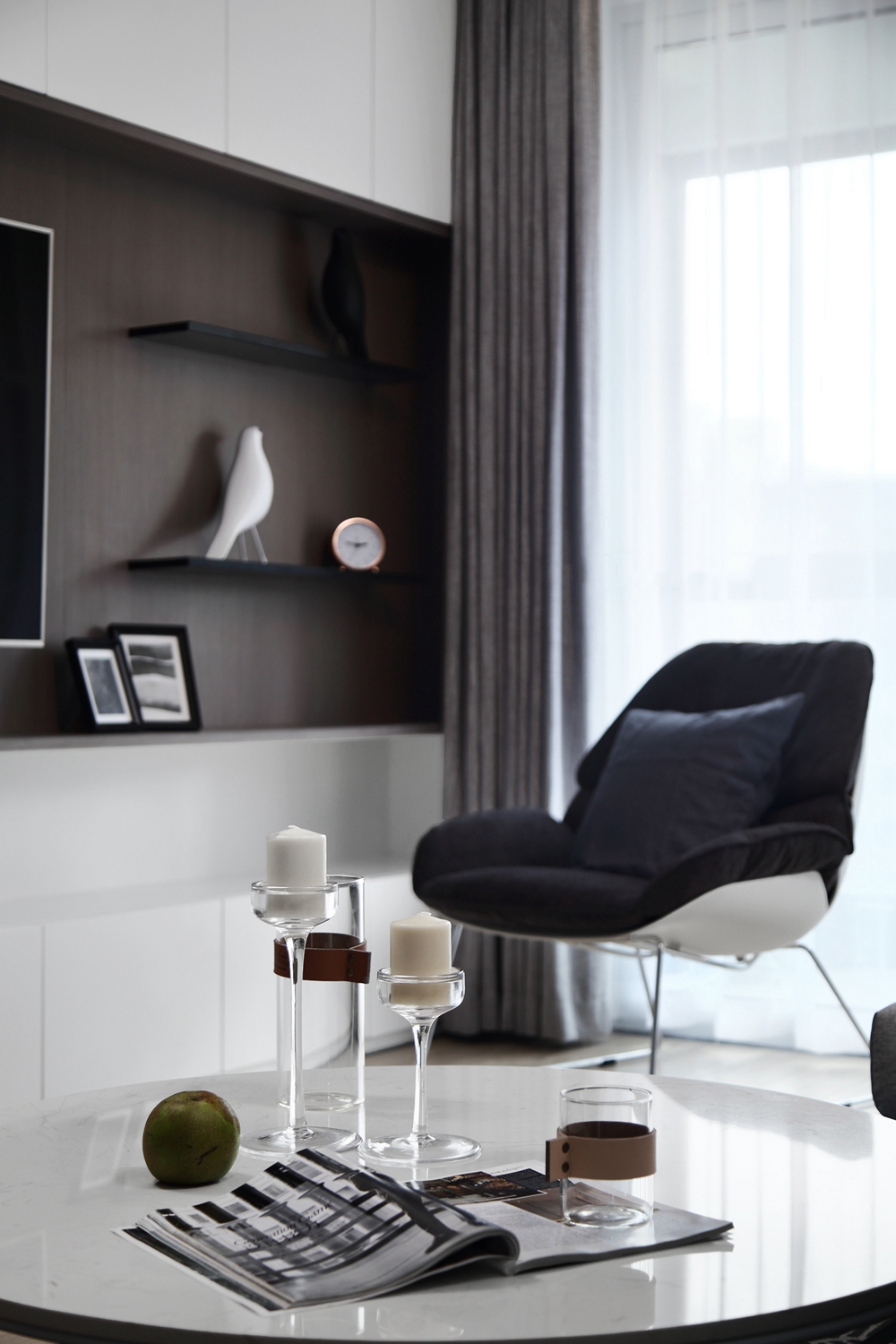 夫妻温馨家庭画面,南京家中的精致场面