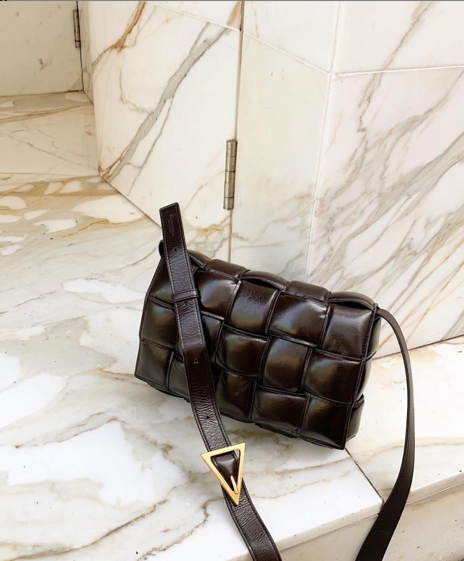 时尚小众云朵包,云朵包和枕头包