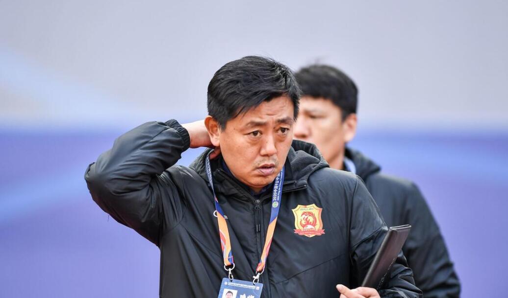 前国脚谢晖因酒后失言被停职,谢晖酒局事件结果