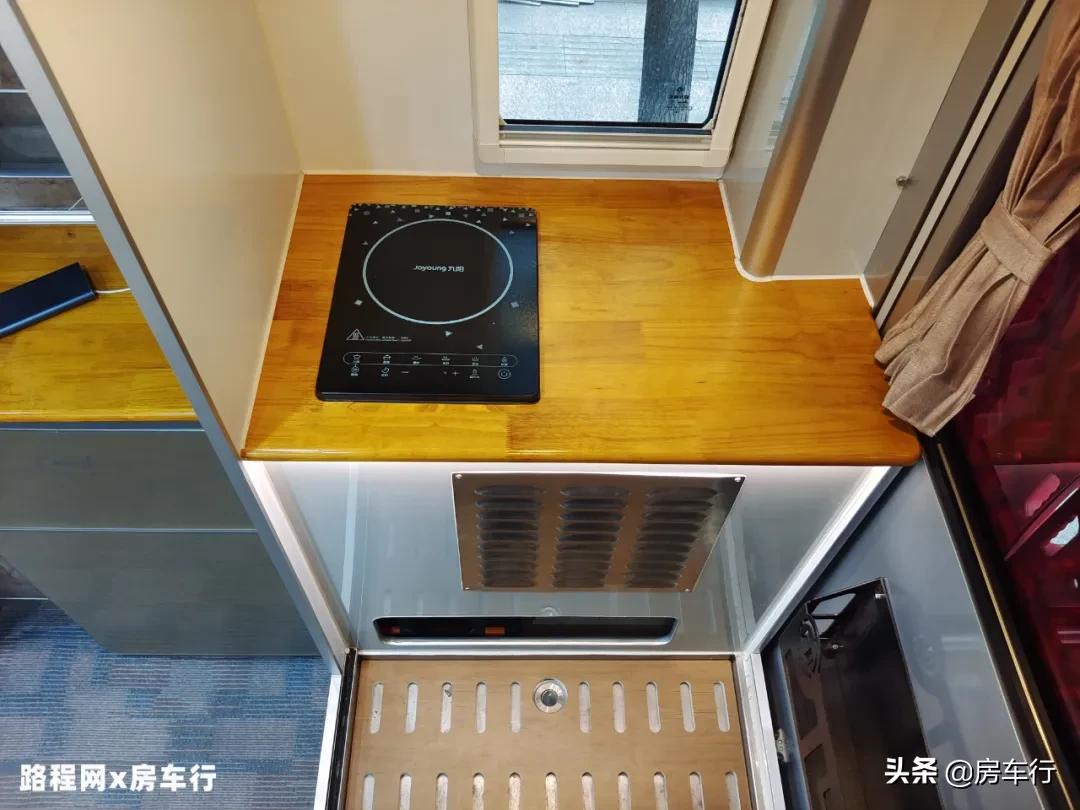 东风四驱挑战者越野房车试驾视频,东风挑战者四驱越野房车