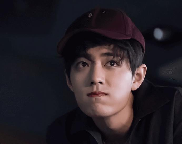 肖战背后的真实感受,肖战背后的辛酸谁人知