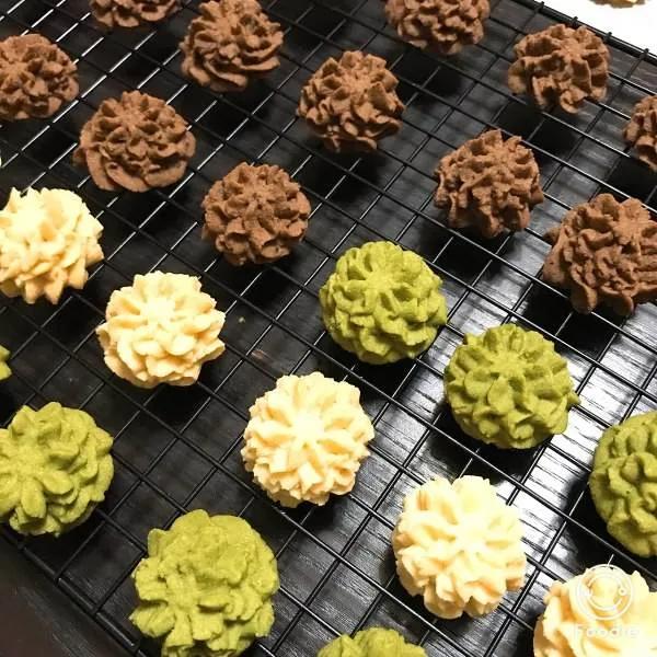 你相信吗？一个30平的面点间，所需要的设备和调料高达上百种！